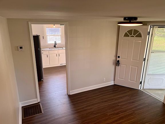 5th image of 152 Hughes St