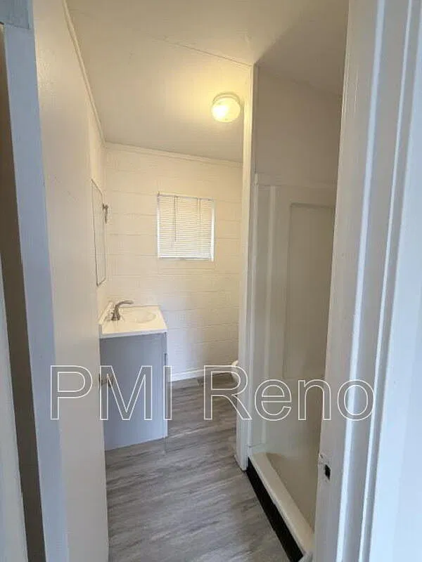 Studio, 1.0 bath, 324 sqft, $970 — Photo 4
