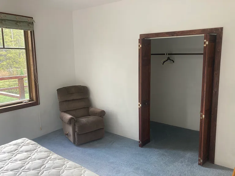 48 Meadows Dr — Photo 3