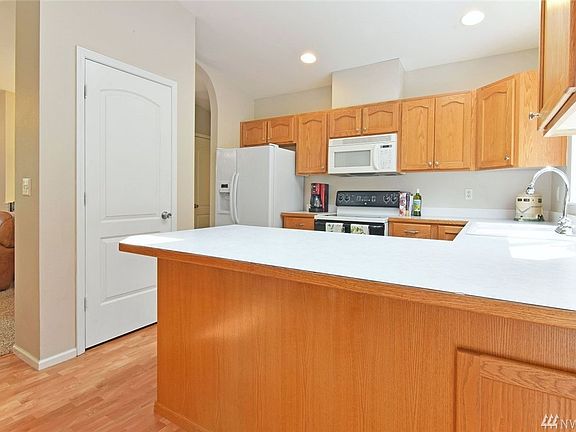 5th image of 19228 93rd Dr NW