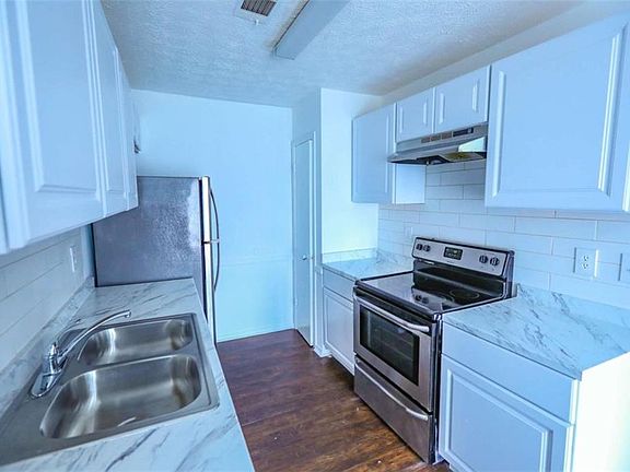 2nd image of 1967 Singer Way