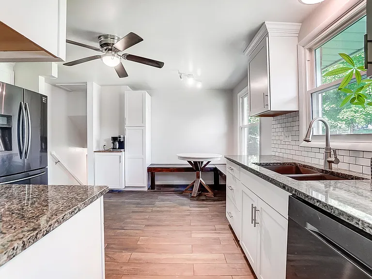 4216 Silver Oak St — Photo 14