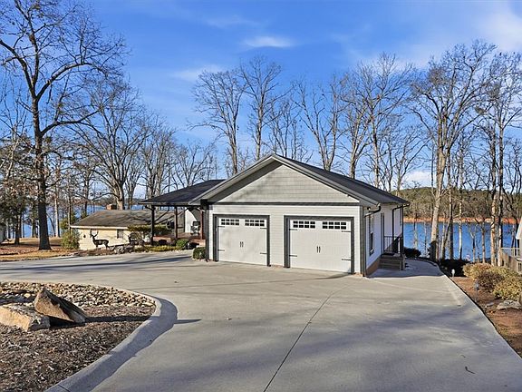 3rd image of 227 Forest Cove Rd