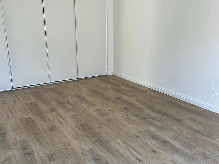 313 E Pine St #18 — Photo 14