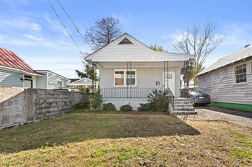 87 Romney St Photo 1