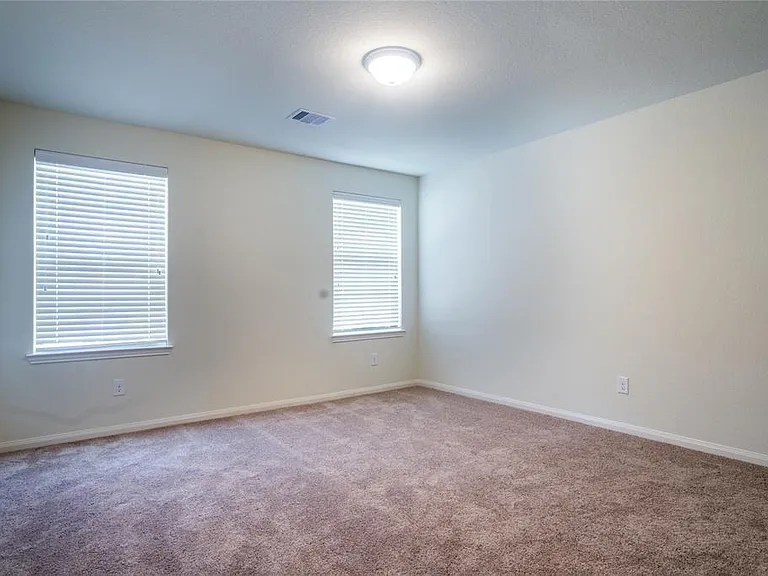 208 Autumn Berry Ln — Photo 24