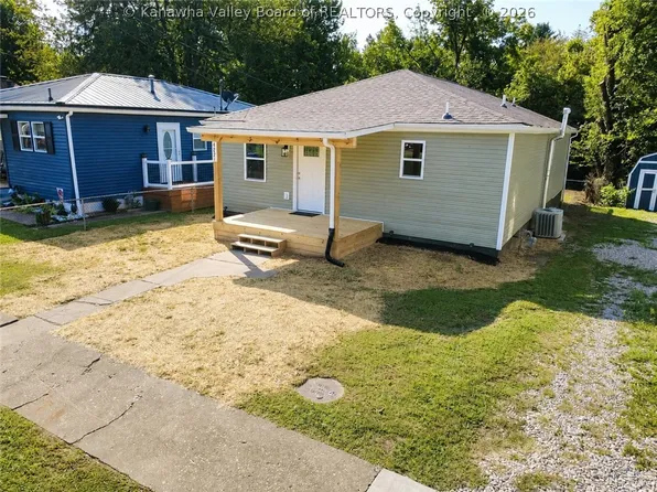 4621 Auburn Rd, Huntington, WV 25704