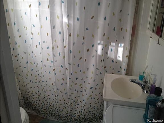 5th image of 25711 Kitch St
