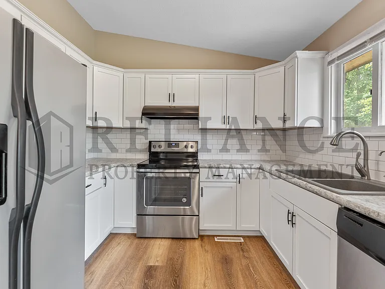 117 S Lark Ln — Photo 9