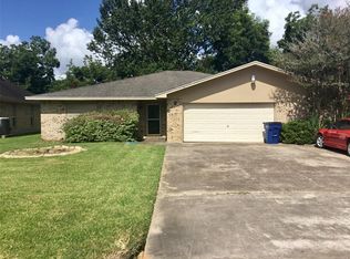 9 S Foster Rd, Texas City, TX 77591