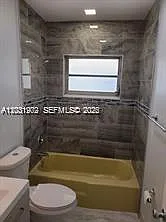 590 NE 20th St #1-2 — Photo 8
