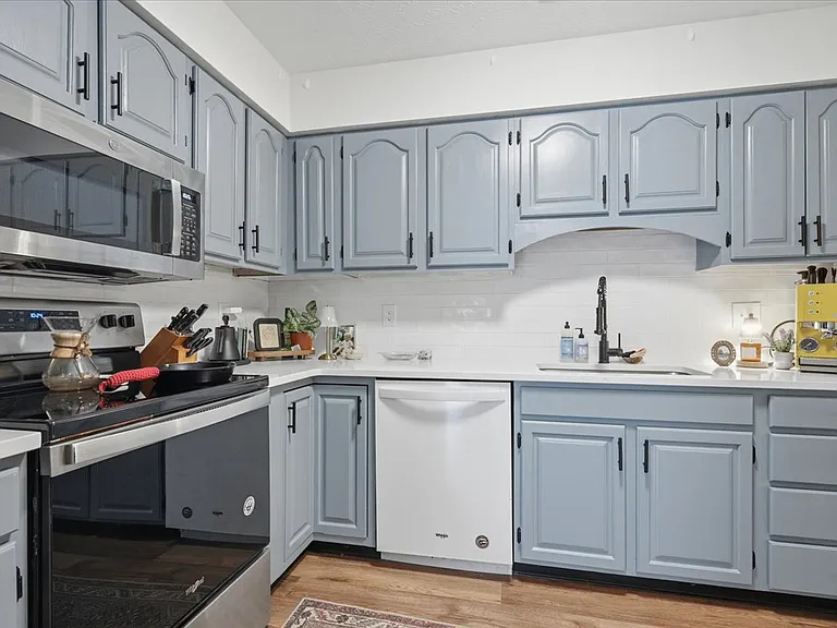 8611 Old Carriage Ct — Photo 5