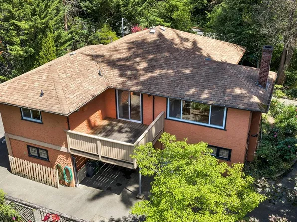 6182 Grieve Rd, North Cowichan, BC V9L 2H1
