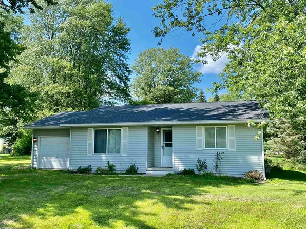 130 Prospect St, Croswell, MI 48422