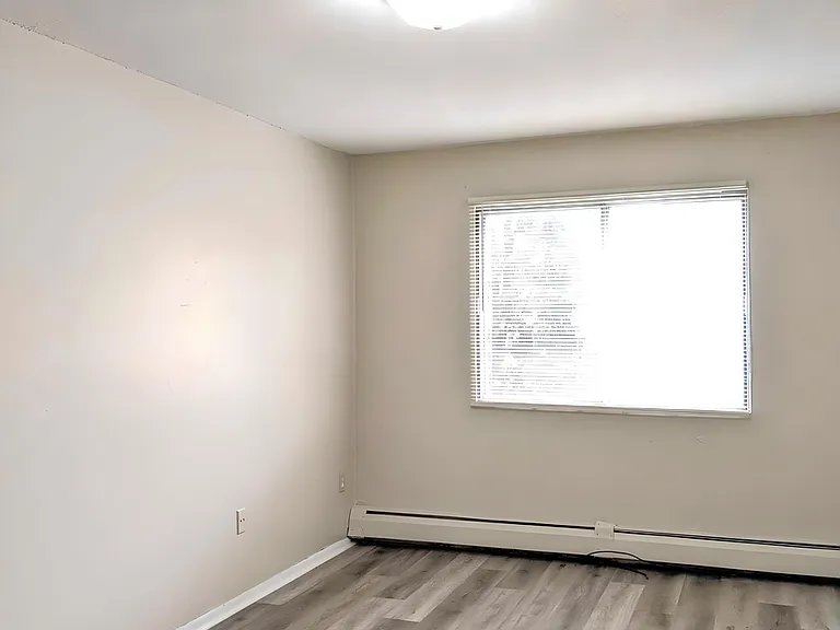 1067 Van Dyke St — Photo 78