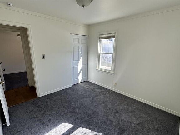 4th image of 36050 Glen St