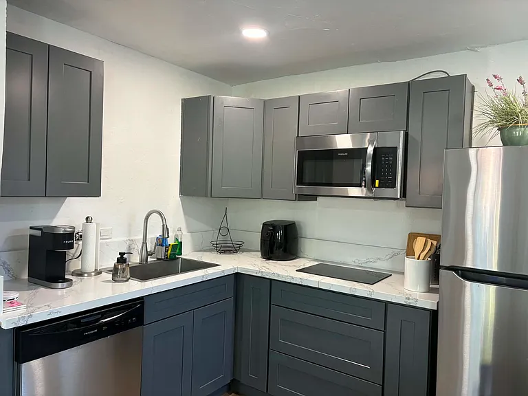 2435 N Edith Blvd — Photo 1