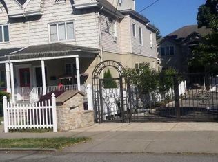 226 3rd St #1, Staten Island, NY 10306