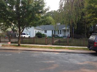 8206 Kentbury Dr, Bethesda, MD 20814