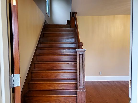 2nd image of 1005 Broadway Ave