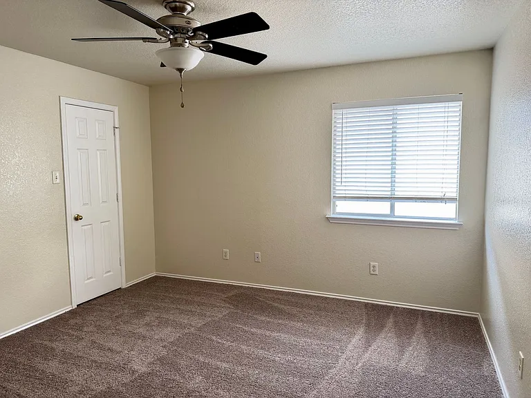 4803 Donegal Bay Ct — Photo 12