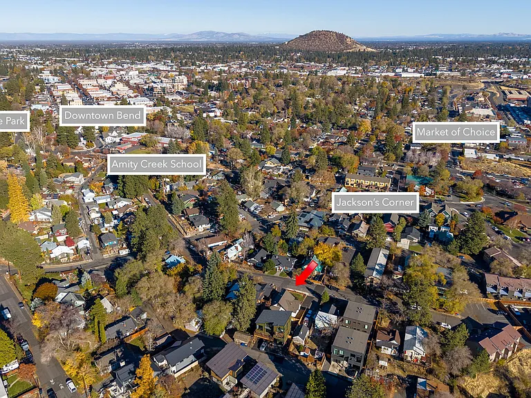 145 NW Jefferson Pl — Photo 2