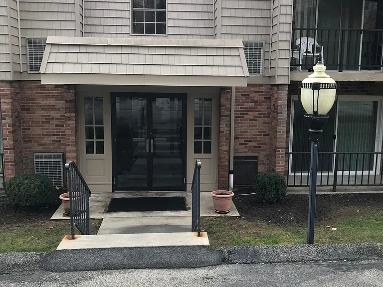 Bldg Entrance
