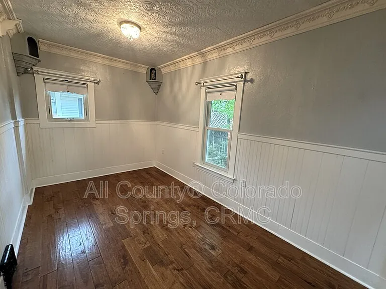 219 E Jefferson St — Photo 8