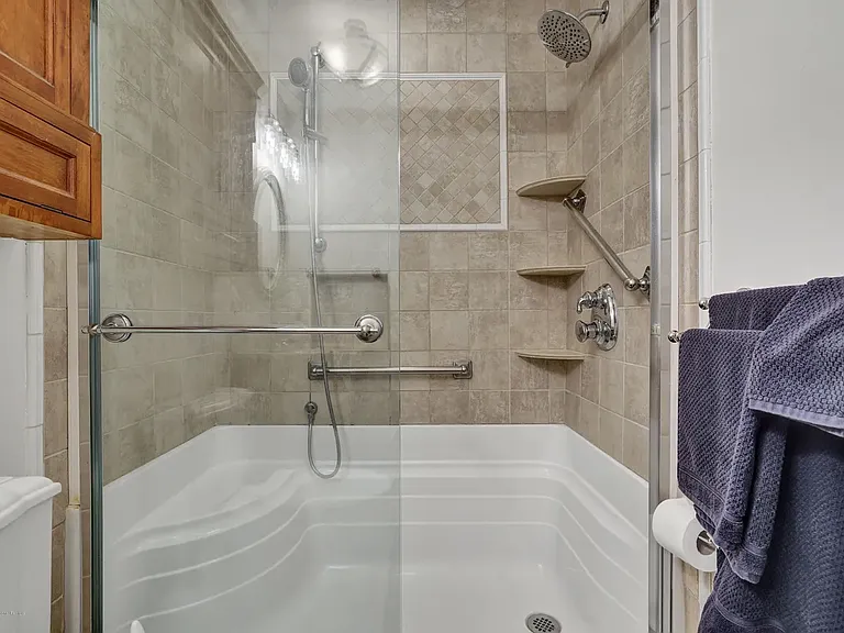 19 Horseshoe Ct #19 — Photo 18