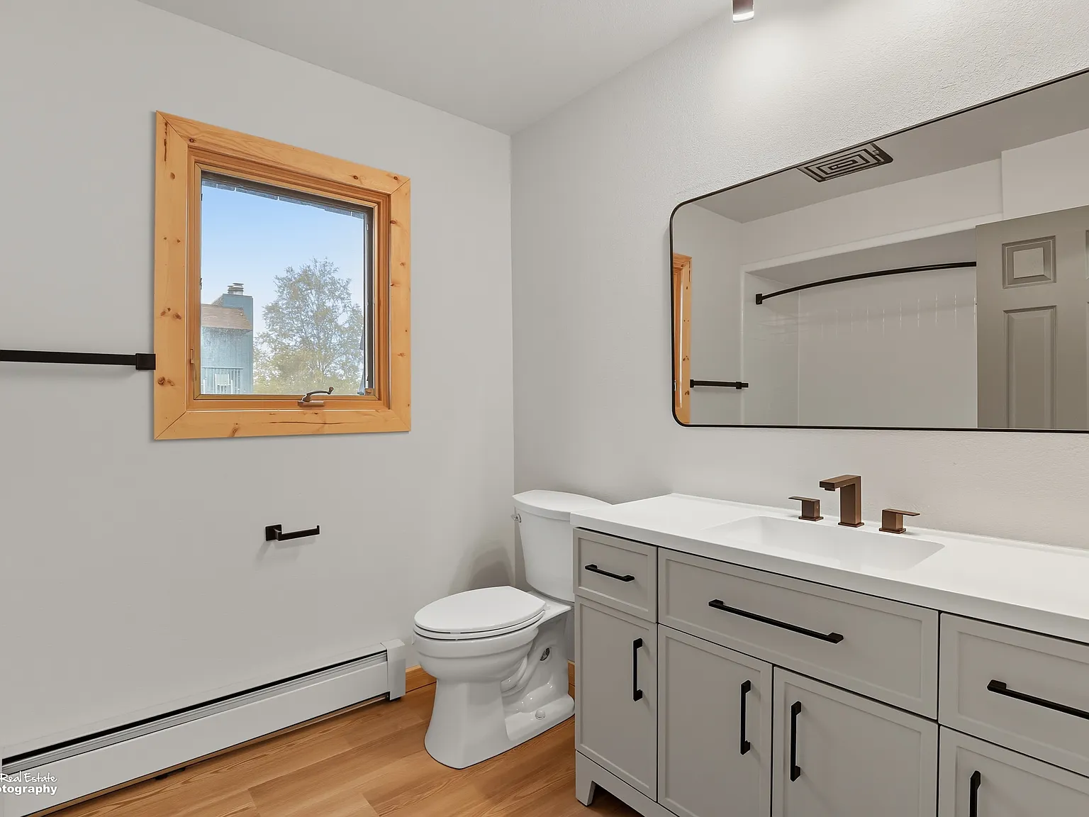 2 bed, 1.5 bath, 1127 sqft, $2,150 — Photo 3