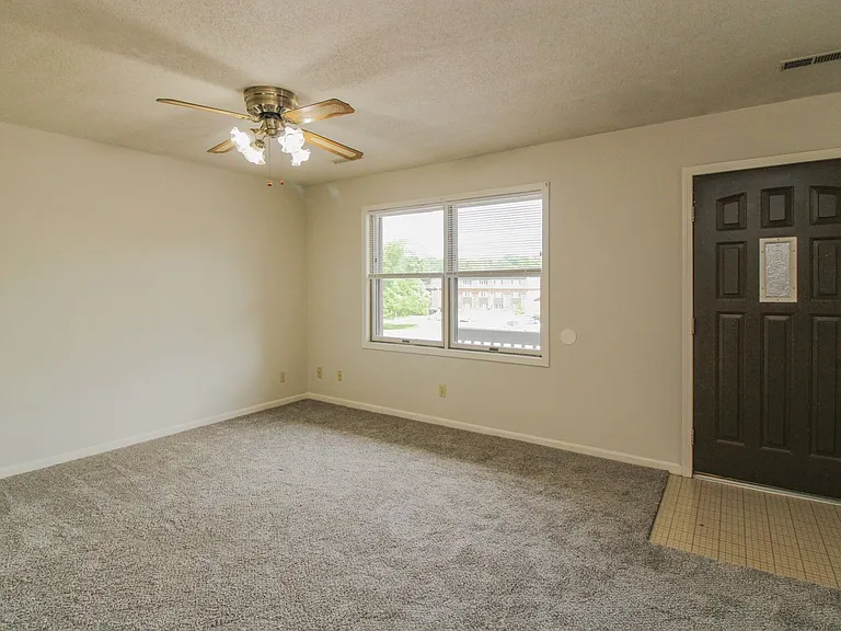 1812 Sunrise Dr — Photo 16