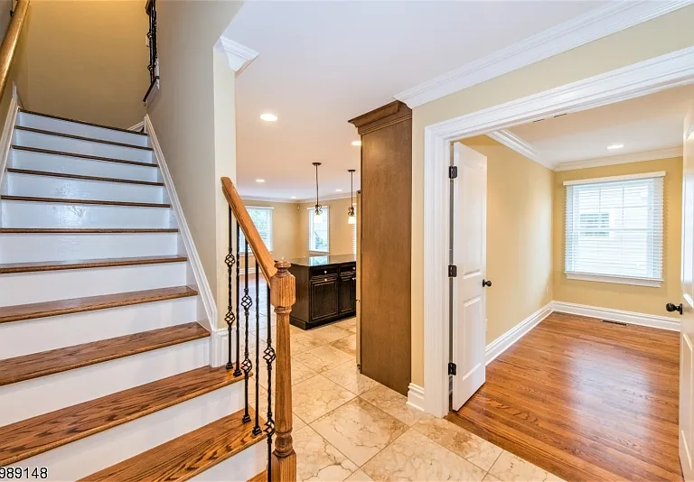 64 Kent Place Blvd #A — Photo 3