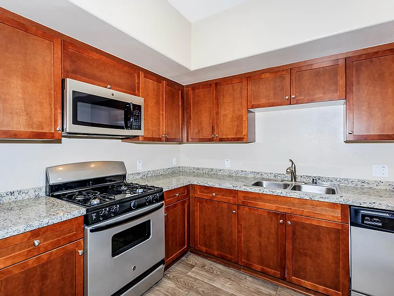 Sendero Gateway Apartment Homes — Photo 75