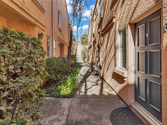 2nd image of 25144 Steinbeck Ave Unit F
