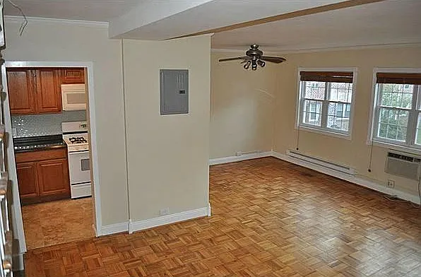 2 bed, 930 sqft, $2,100 — Photo 3