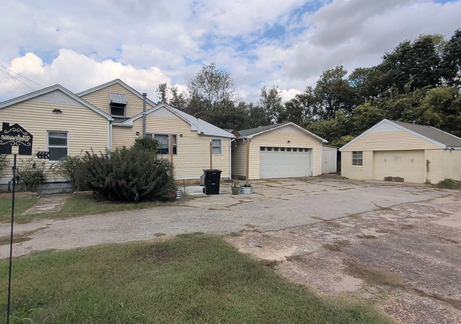 2 bed, 1263 sqft, $1,350 — Photo 1