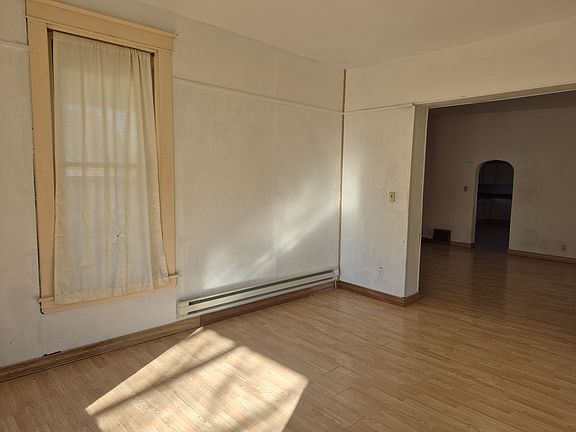 5th image of 1205 Bank St #1205