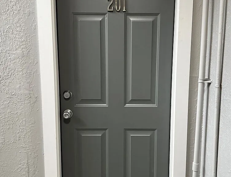 401 NW Bailey Ave #201 — Photo 14