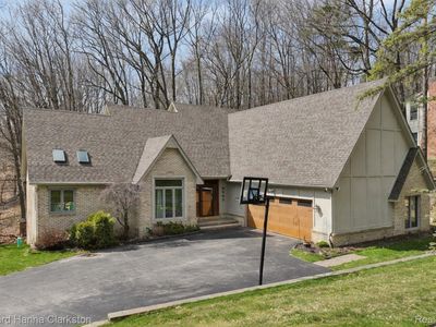 8063 Fawn Valley Dr, Clarkston, MI, 48348