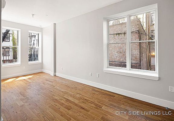 3rd image of 1354 Jefferson Ave #2W