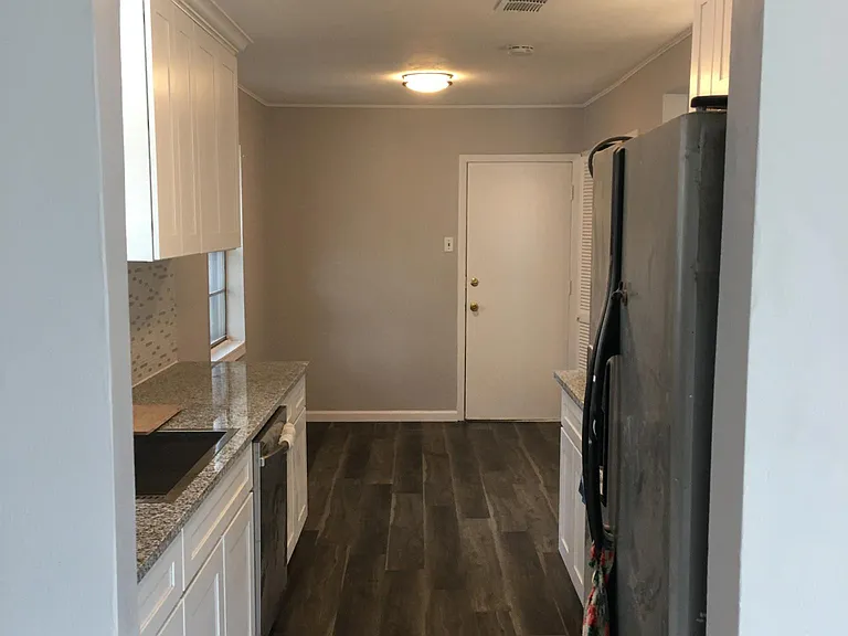 718 Westover Dr — Photo 6