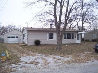 122 Woodlawn Ave, Mattoon, IL 61938