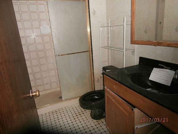 3rd image of 19517 Lake Shore Dr #A