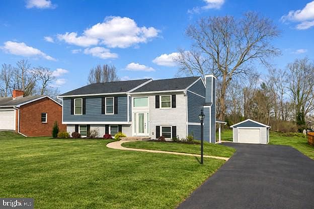1st image of 13825 Woodland Heights Dr