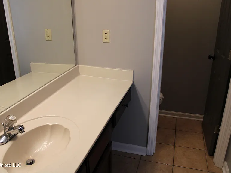6849 Dogwood Mnr W — Photo 18