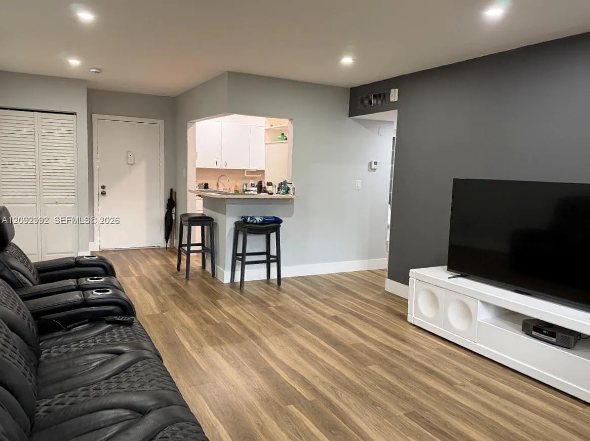 Heather Walk Condo — Photo 4