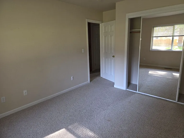 1061 William Ave #C — Photo 4