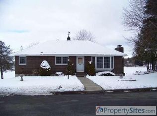11 Hialeah Dr, Troy, NY 12182