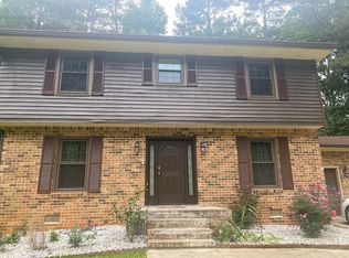 943 Granite Springs Ln, Stone Mountain, GA 30083