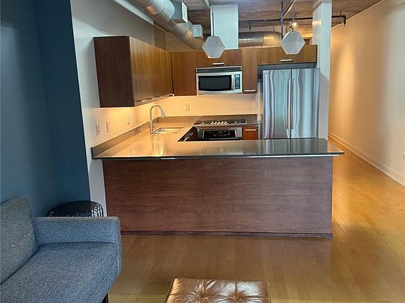 5th image of 645 W 9th St APT 425